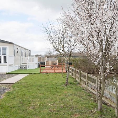 Hallcroft Fishery And Holiday Park Retford Eksteriør billede