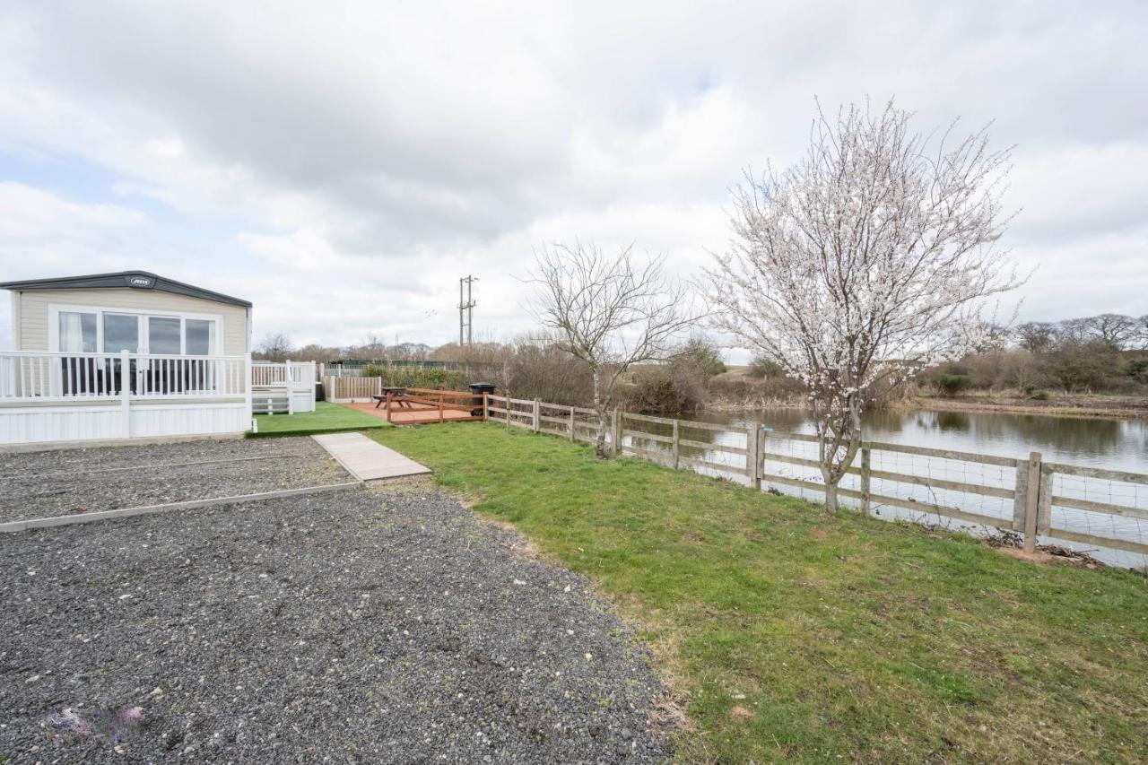 Hallcroft Fishery And Holiday Park Retford Eksteriør billede