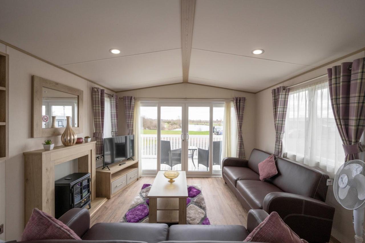 Hallcroft Fishery And Holiday Park Retford Eksteriør billede