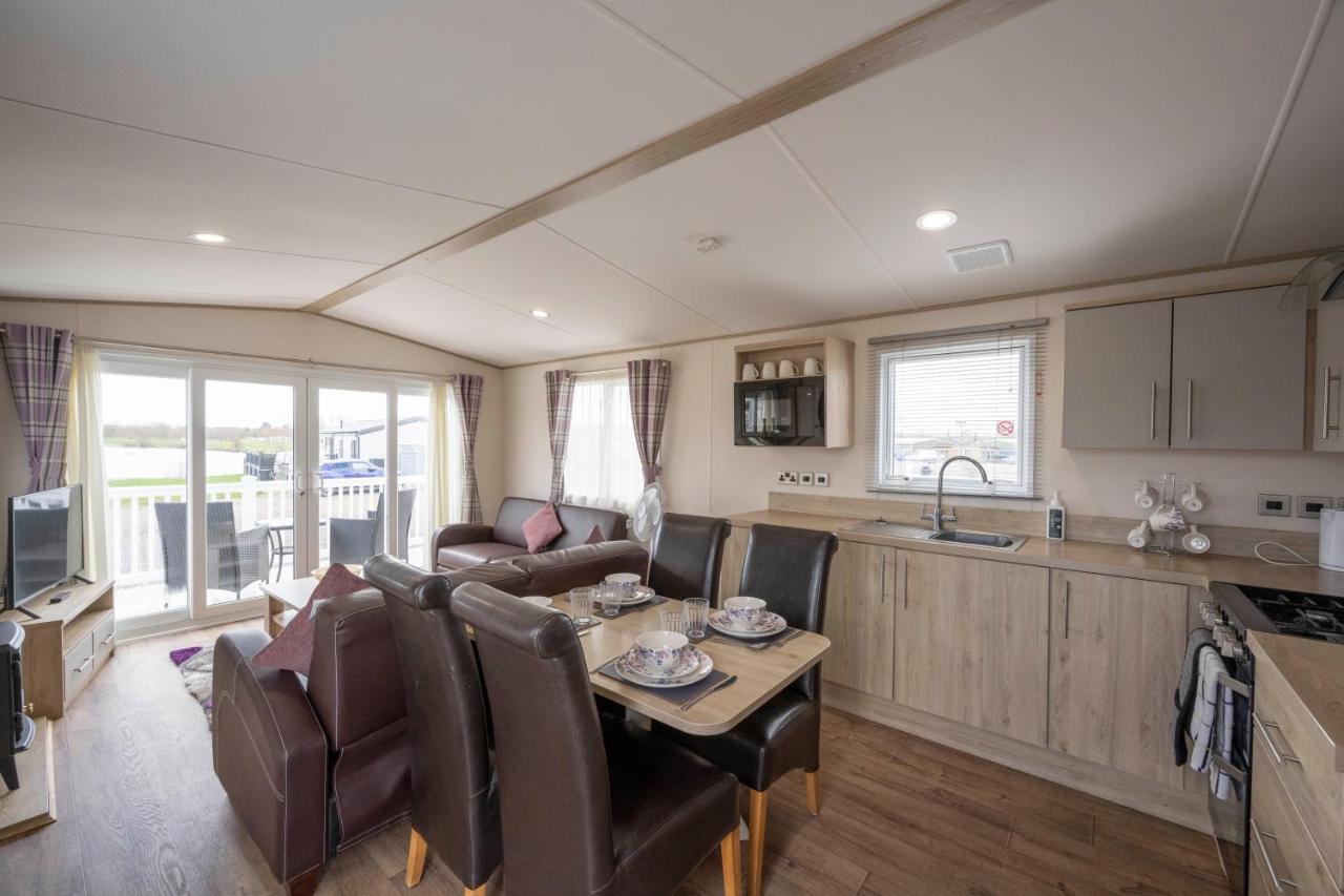 Hallcroft Fishery And Holiday Park Retford Eksteriør billede